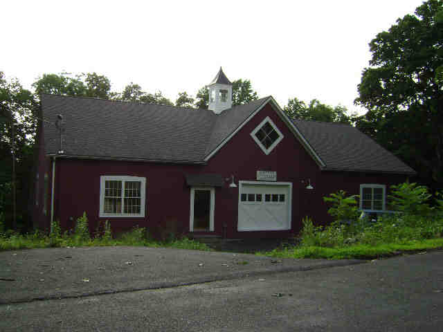 Building photograph for 96 SUNNY RIDGE RD